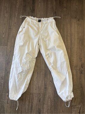 iets Frans white parachute, pants vintage urban outfitters